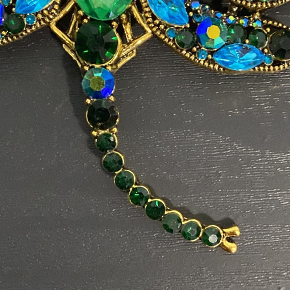 Large Dragonfly Rhinestone Brooch - Picture 7 of 11